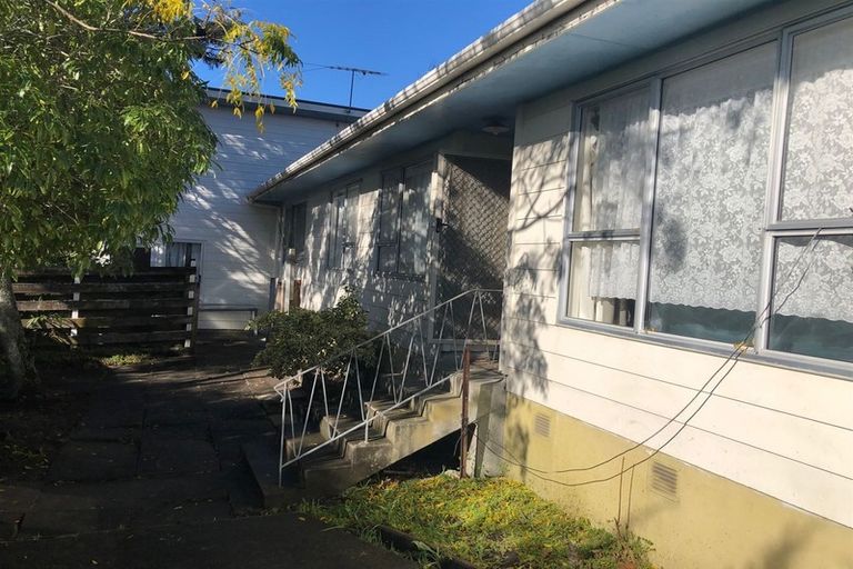 Photo of property in 28 Glynnbrooke Street, Te Atatu South, Auckland, 0610