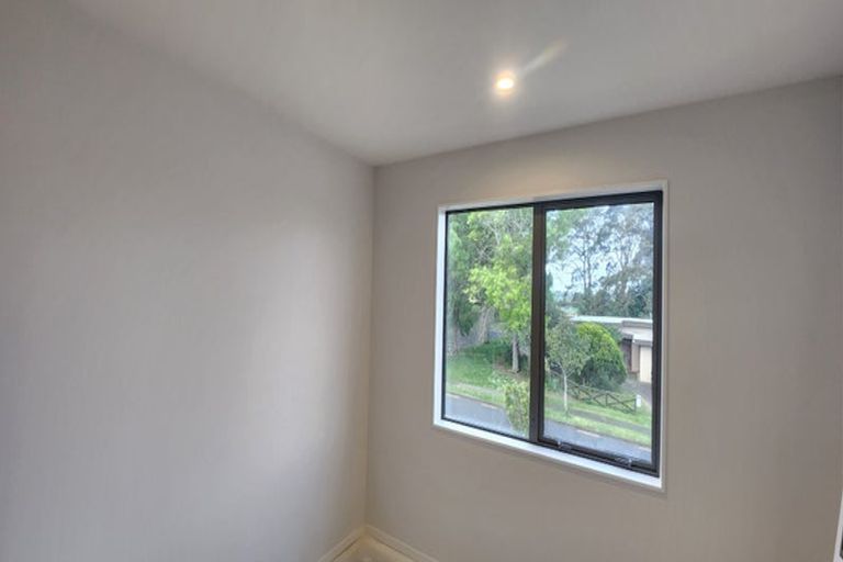 Photo of property in 39 Cascades Road, Pakuranga Heights, Auckland, 2010