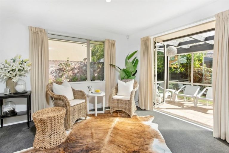 Photo of property in 77 Watford Street, Strowan, Christchurch, 8052