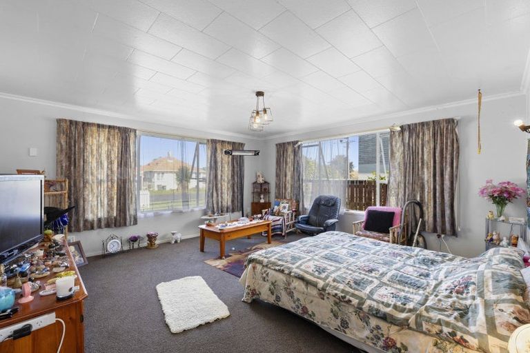 Photo of property in 16 Strange Street, Waitara, 4320