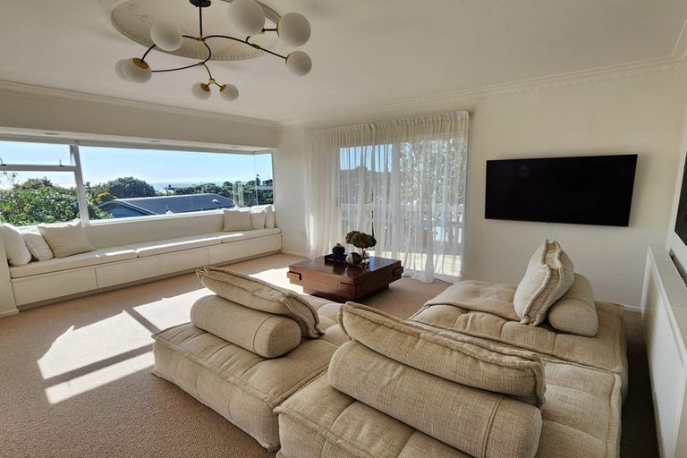 Photo of property in 22 Mcfarlane Street, Oakura, 4314