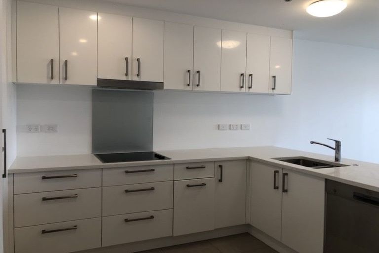 Photo of property in Apollo Apartments, 201/46 Rosedale Road, Rosedale, Auckland, 0632