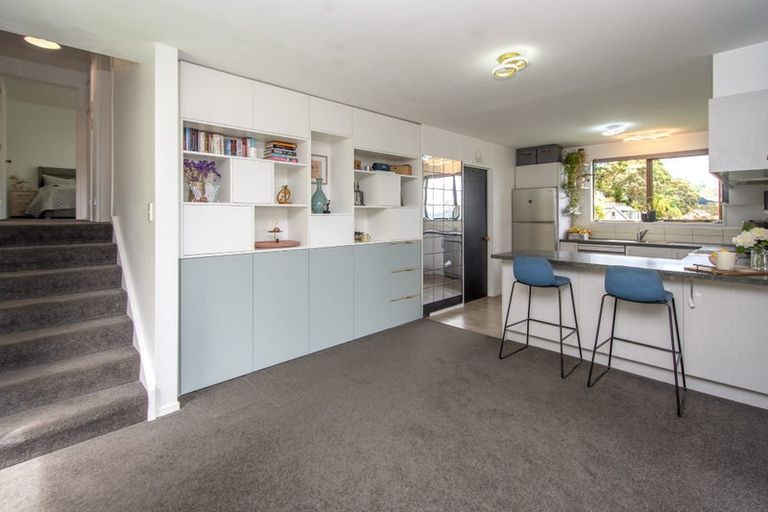 Photo of property in 10 Osmond Lane, Mount Pleasant, Christchurch, 8081