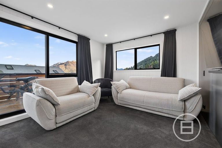 Photo of property in 19 Stone Ridge Place, Queenstown, 9300