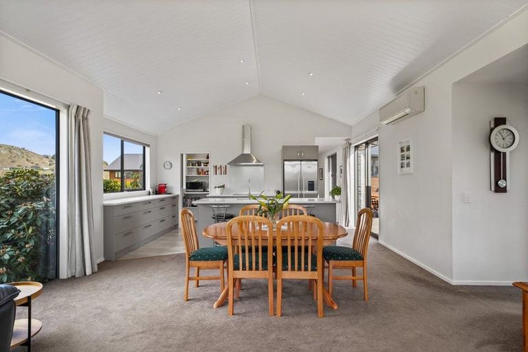 Photo of property in 38 Judge And Jury Drive, Lake Hayes, Queenstown, 9304