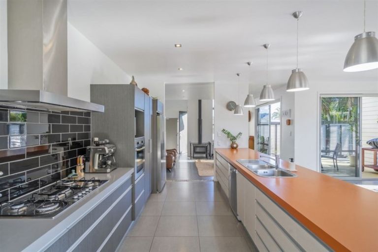 Photo of property in 5 Acacia Court, Whitianga, 3510