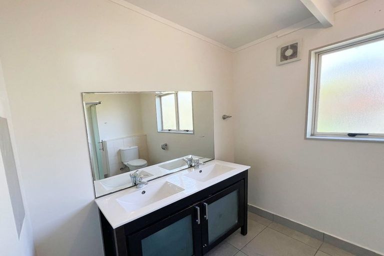 Photo of property in 39 Carillon Place, Massey, Auckland, 0614