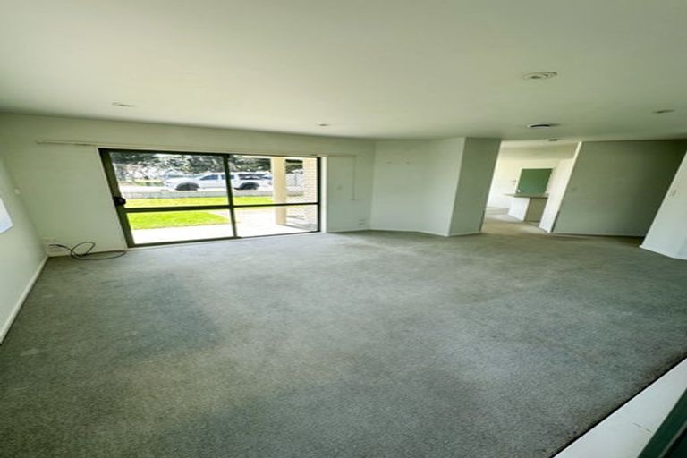 Photo of property in 1/256 Hibiscus Coast Highway, Orewa, 0931