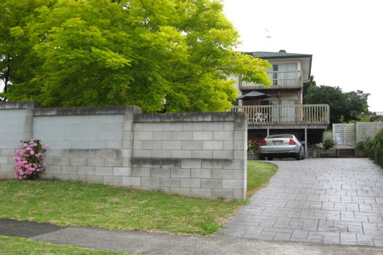 Photo of property in 14 Woodward Avenue, Mangere Bridge, Auckland, 2022