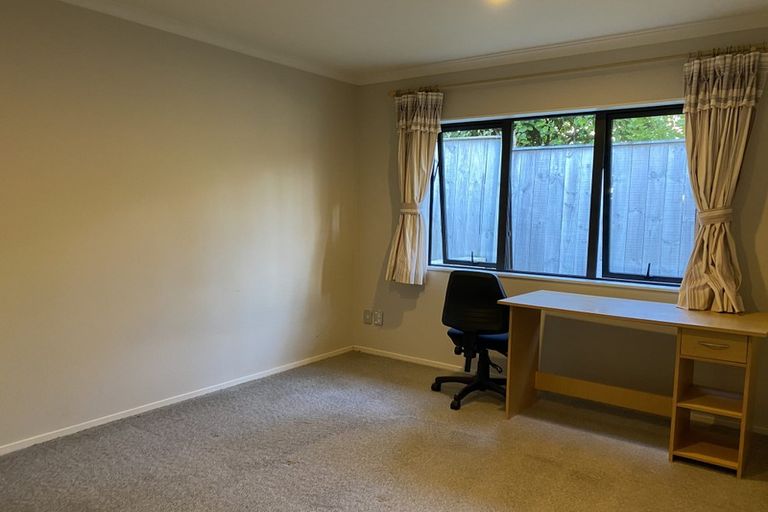 Photo of property in 57 Travis View Drive, Fairview Heights, Auckland, 0632