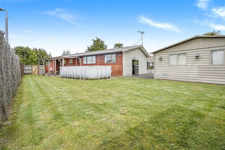 Photo of property in 42 Garland Drive, St Andrews, Hamilton, 3200
