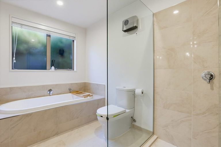 Photo of property in 320 Cannon Hill Crescent, Mount Pleasant, Christchurch, 8081
