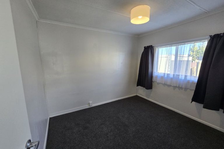 Photo of property in 16 Chaffey Street, Foxton Beach, Foxton, 4815