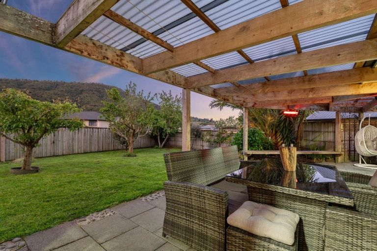 Photo of property in 6 Caulfield Place, Pukehangi, Rotorua, 3015
