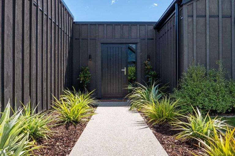 Photo of property in 6 Kerrera Lane, Jacks Point, Queenstown, 9371