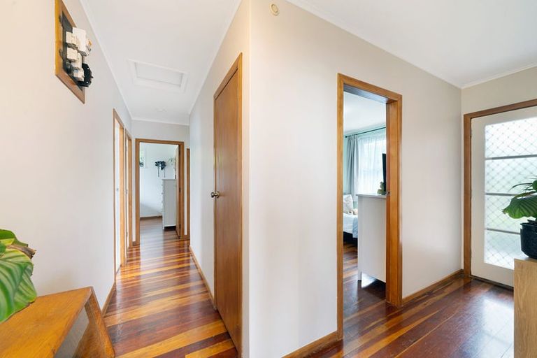 Photo of property in 7 Kelwyn Road, Kelston, Auckland, 0602