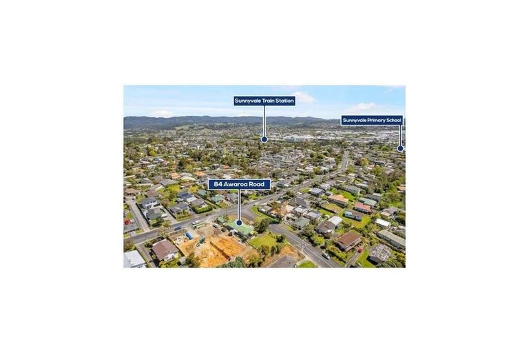 Photo of property in 84 Awaroa Road, Sunnyvale, Auckland, 0612
