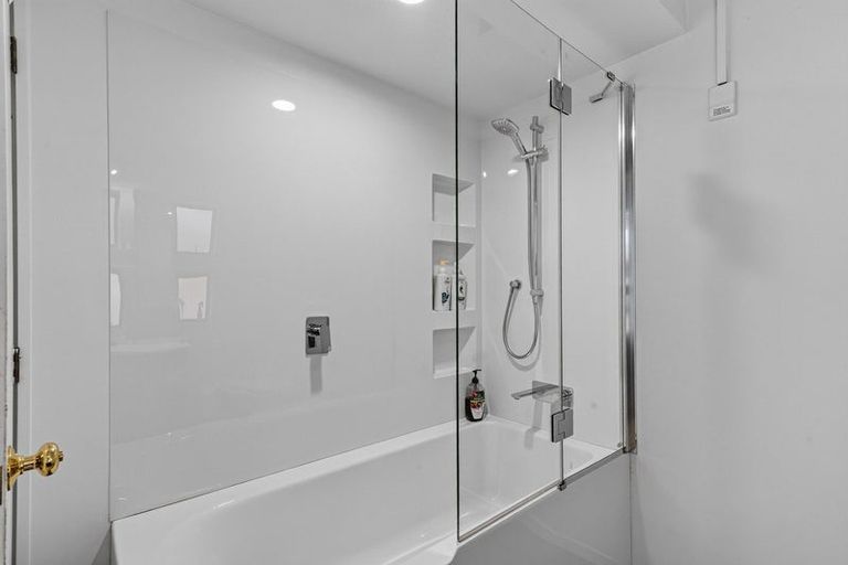Photo of property in 8b Kiely Lane, Queenstown, 9300