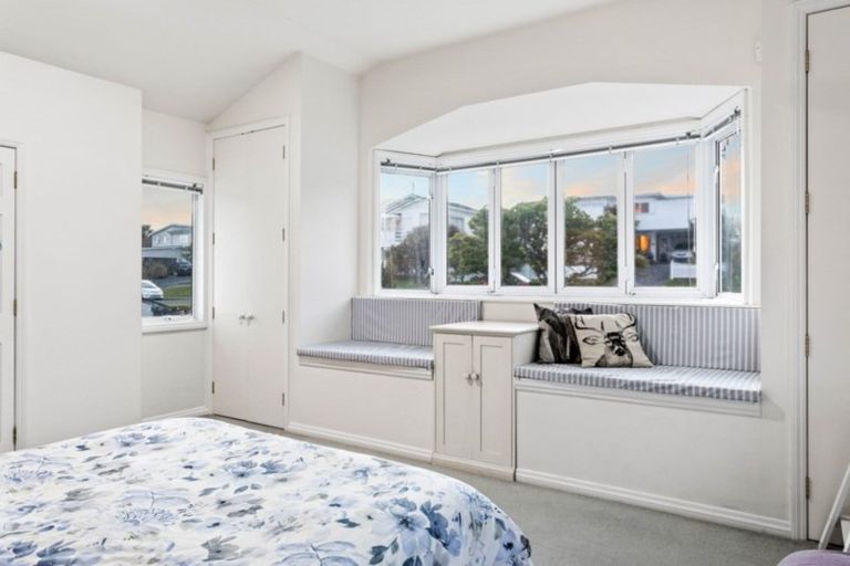 Photo of property in 1/14 Kiteroa Terrace, Rothesay Bay, Auckland, 0630