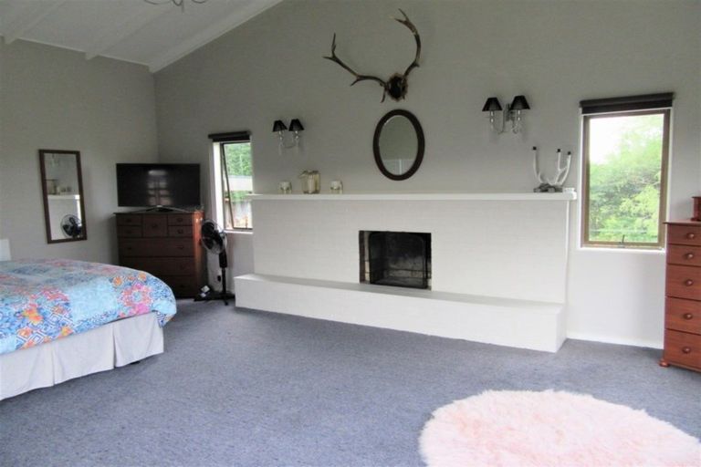 Photo of property in 374 Mangaone Road, Halcombe, Feilding, 4779