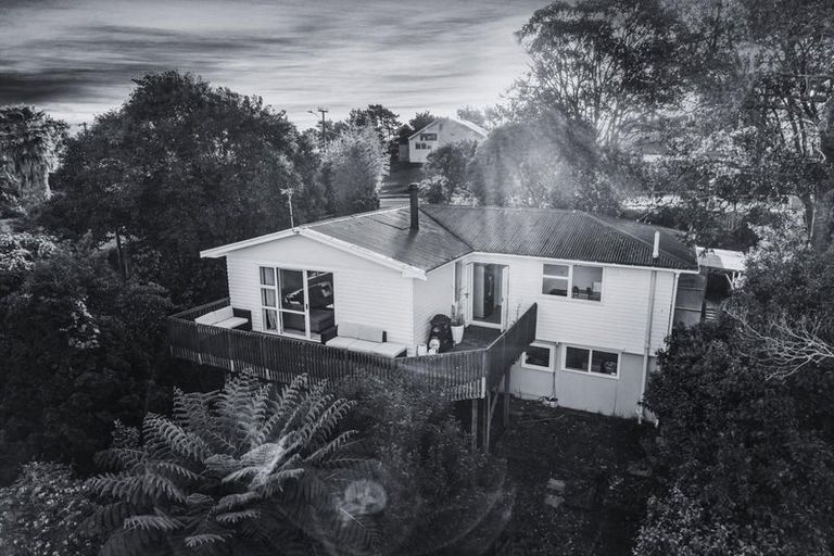 Photo of property in 317 Don Buck Road, Massey, Auckland, 0614