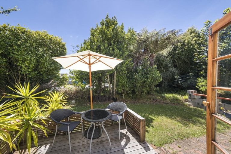 Photo of property in 2 Maunder Street, Marton, 4710