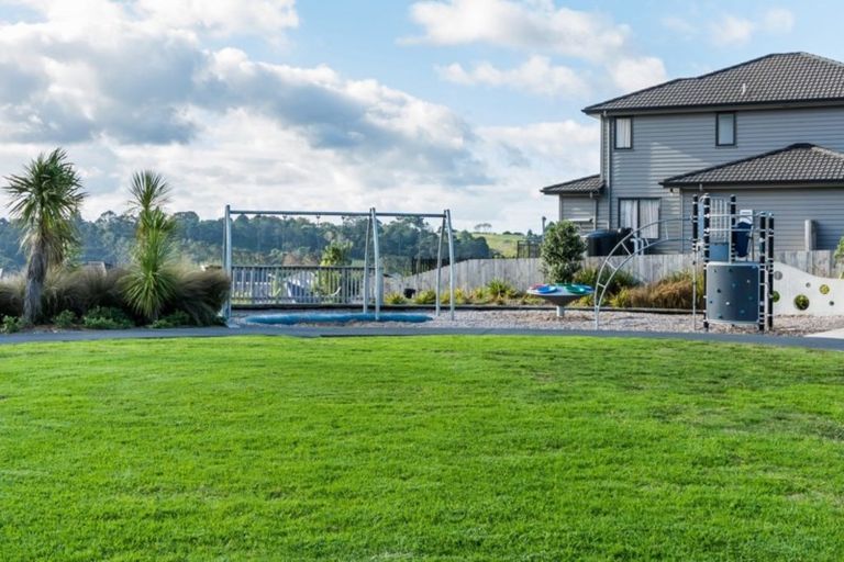 Photo of property in 88 Mackay Drive, Greenhithe, Auckland, 0632