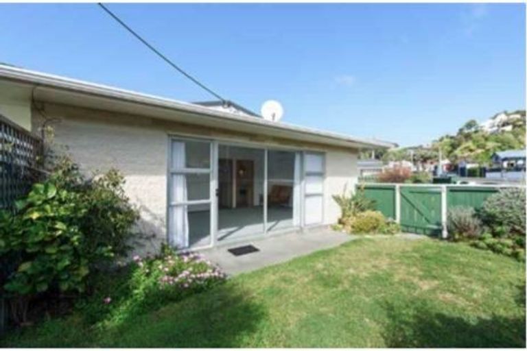 Photo of property in 73 Marine Parade, Seatoun, Wellington, 6022