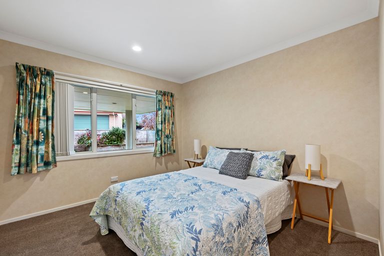 Photo of property in 4 Hunt Grove, Leamington, Cambridge, 3432