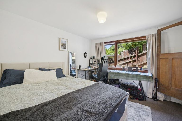 Photo of property in 49 Hungerford Road, Lyall Bay, Wellington, 6022