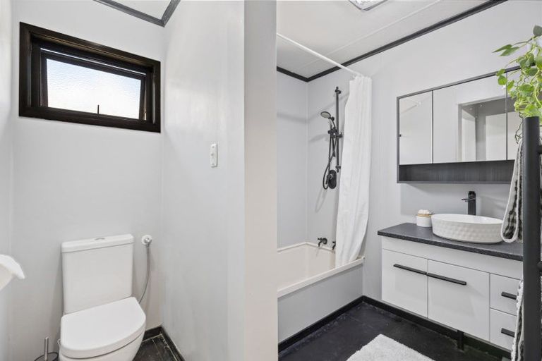 Photo of property in 99 Tamatea Road, Taupo, 3330