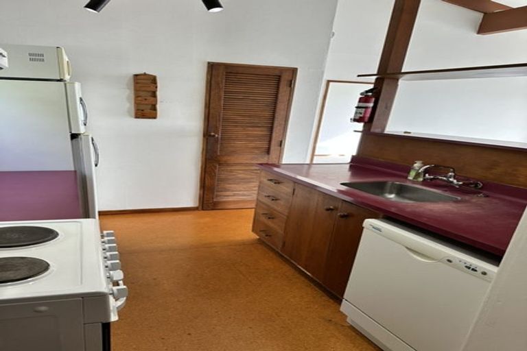 Photo of property in 421 Muritai Road, Eastbourne, Lower Hutt, 5013