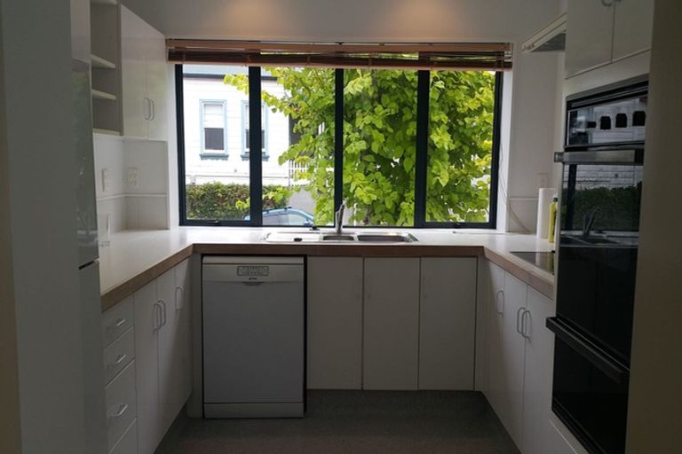 Photo of property in 9/14 Harriett Street, Thorndon, Wellington, 6011