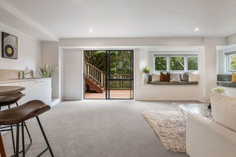 Photo of property in 21 Homewood Place, Chatswood, Auckland, 0626