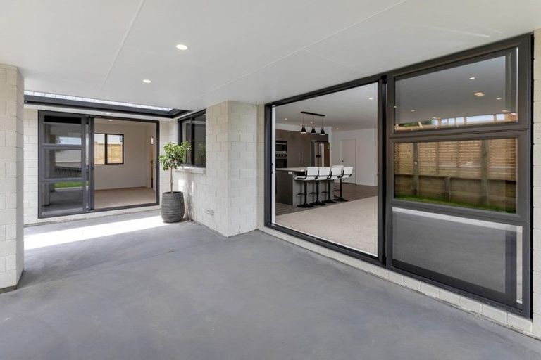 Photo of property in 6 Soldier Way, Parahaki, Whangarei, 0112