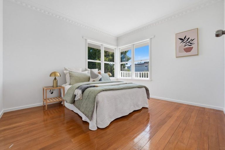 Photo of property in 1/35 Bradbury Road, Botany Downs, Auckland, 2010