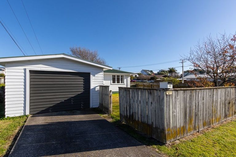 Photo of property in 42 Donovan Road, Paraparaumu Beach, Paraparaumu, 5032