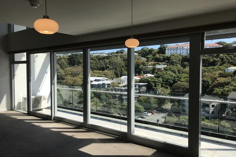 Photo of property in Montreaux Apartments, 10g/164 The Terrace, Wellington Central, Wellington, 6011