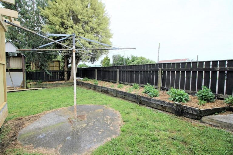 Photo of property in 11 Ross Street, Woodville, 4920