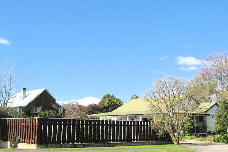 Photo of property in 15 Willow Grove, Waipukurau, 4200
