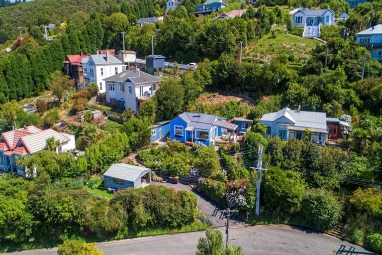 Photo of property in 17 Adderley Terrace, Ravensbourne, Dunedin, 9022