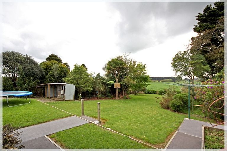 Photo of property in 54 Kawiu Road, Levin, 5510