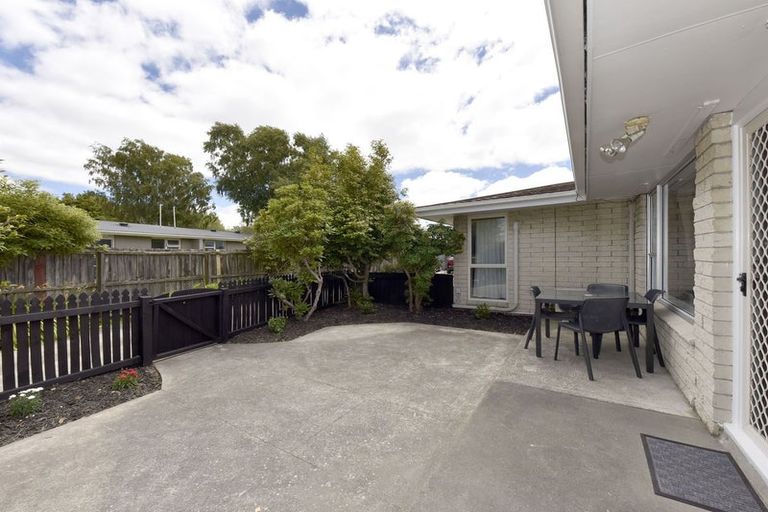 Photo of property in 2/8 Bowen Street, Upper Riccarton, Christchurch, 8041