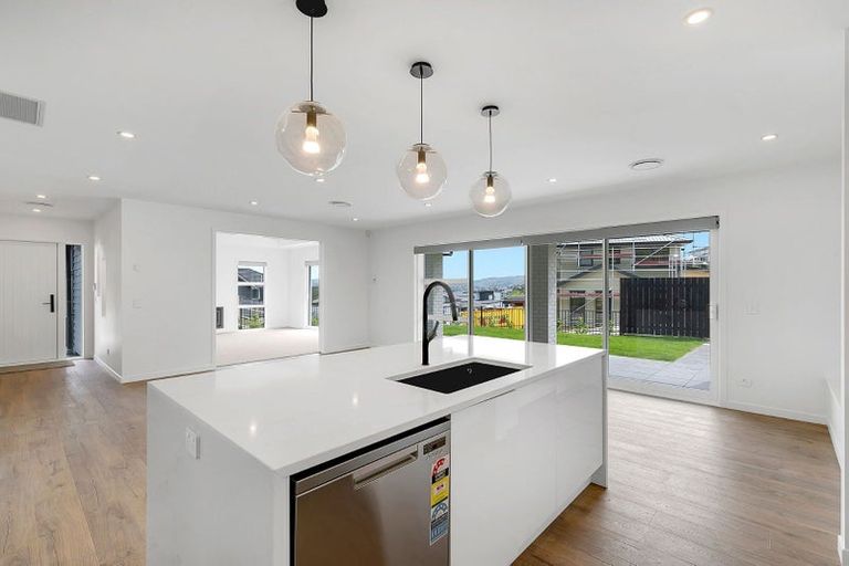 Photo of property in 43 Ken Douglas Drive, Aotea, Porirua, 5024