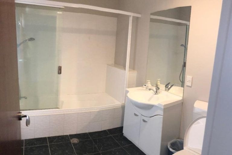 Photo of property in Atrium Towers, 8a/154 The Terrace, Wellington Central, Wellington, 6011