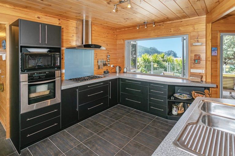 Photo of property in 112 Oratia Place, Onemana, Whangamata, 3691