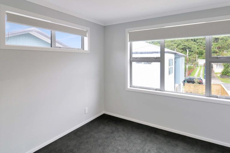 Photo of property in 4d Horoeka Street, Stokes Valley, Lower Hutt, 5019