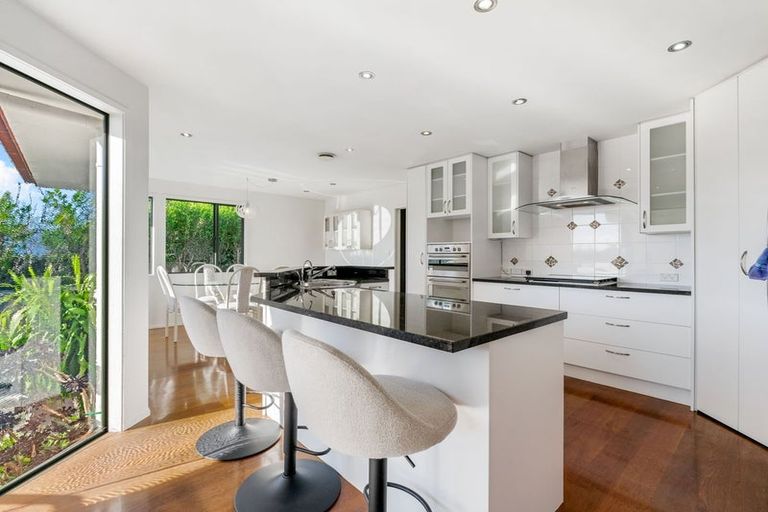 Photo of property in 66 Ferry Parade, Herald Island, Auckland, 0618