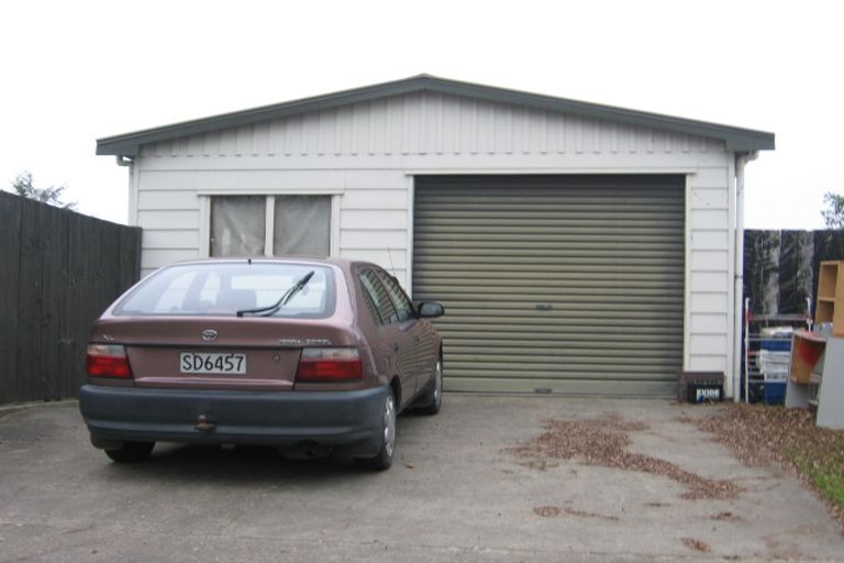 Photo of property in 16 Rosedale Crescent, Cloverlea, Palmerston North, 4412