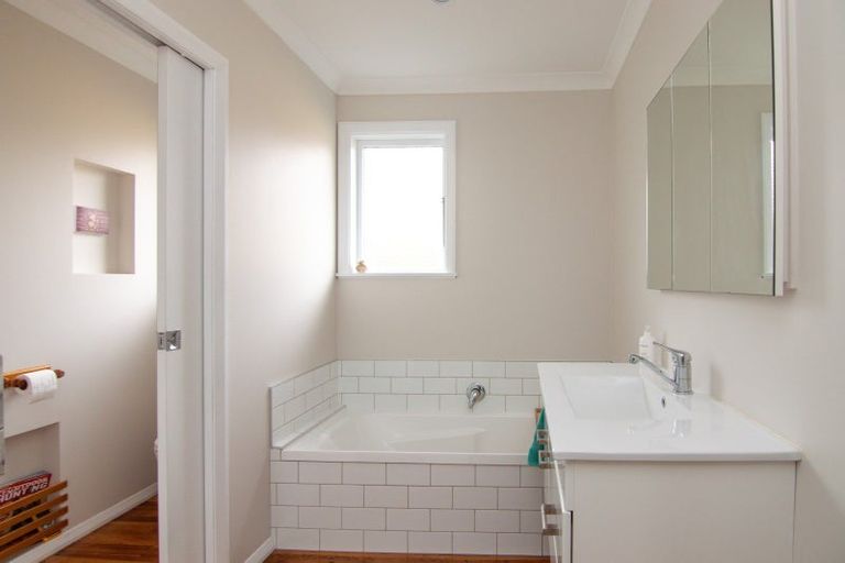 Photo of property in 100 Slacks Road, Awapuni, Palmerston North, 4412